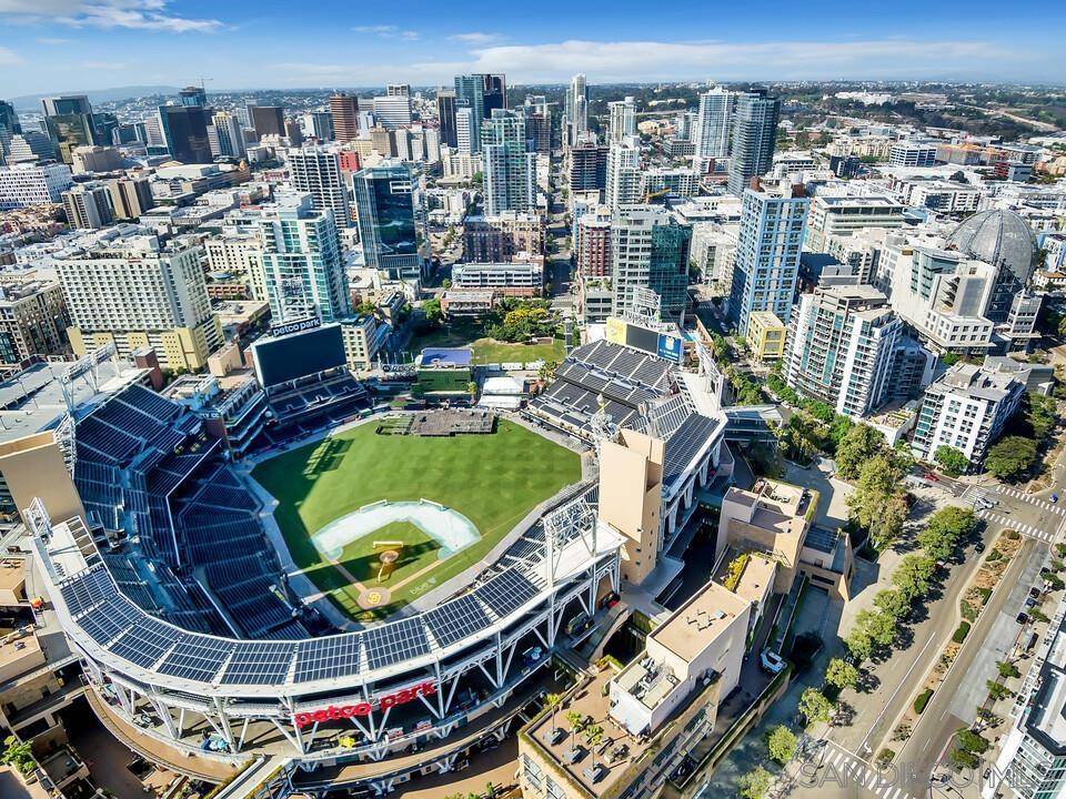 San Diego, CA 92101,206 Park Blvd #405