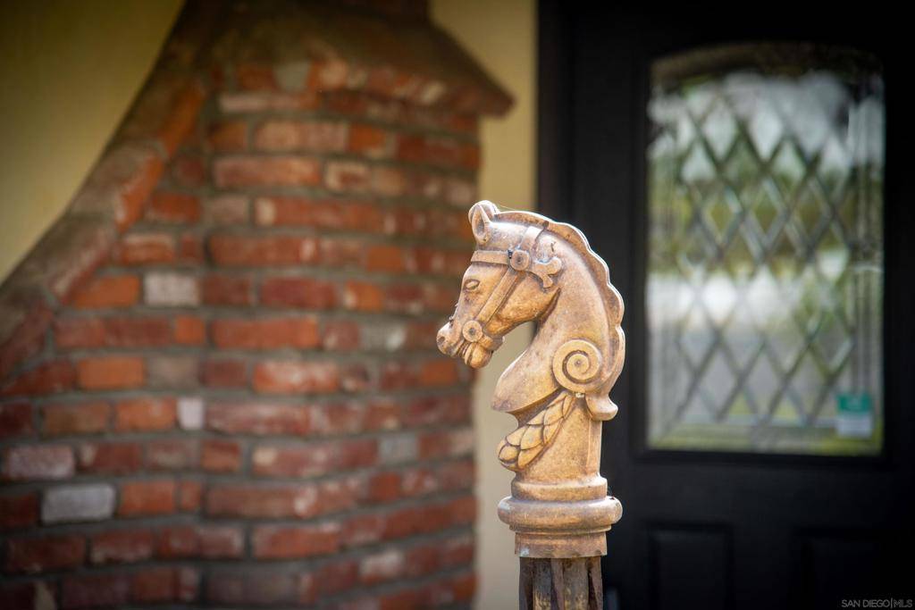 La Jolla, CA 92037,5602 Ladybird Lane