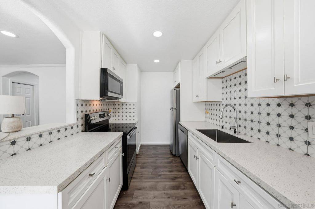 San Diego, CA 92105,1687 Pentecost Way #4