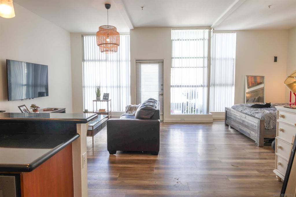 San Diego, CA 92101,120 Island Ave #332