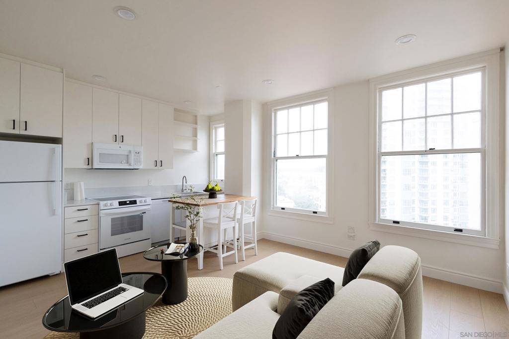 San Diego, CA 92101,702 Ash St #702