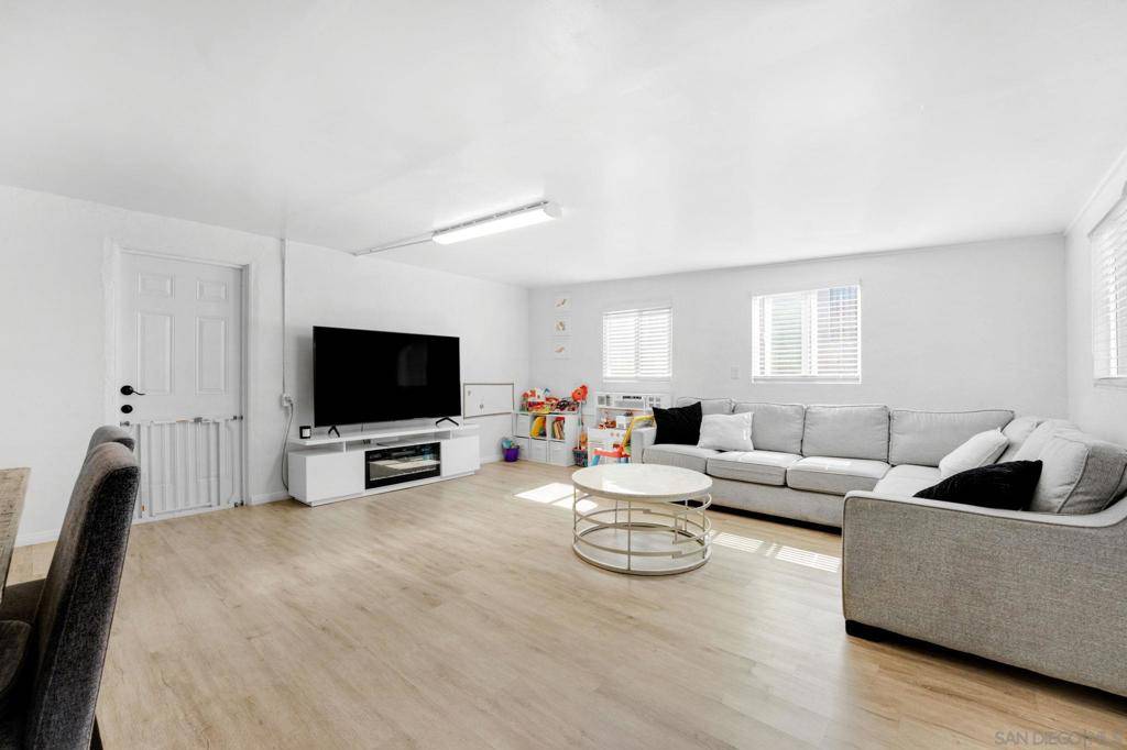 El Cajon, CA 92020,1288 Avocado Ave