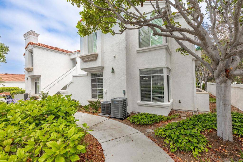 Oceanside, CA 92056,3335 Genoa Way #112