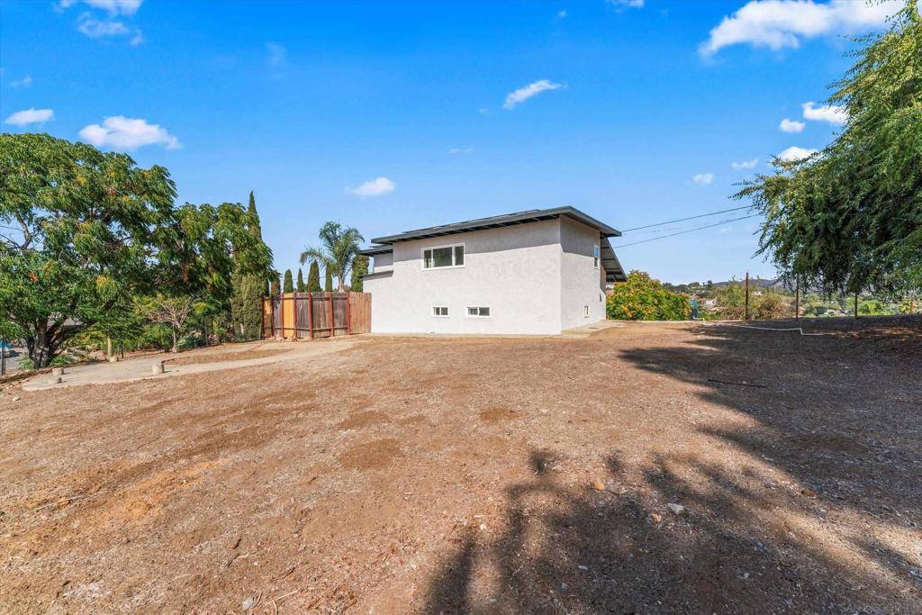 Vista, CA 92084,1520 Sunbury