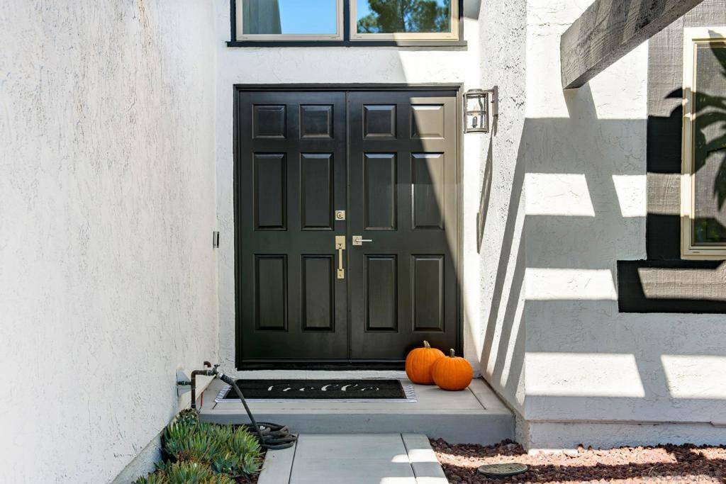 Poway, CA 92064,13330 Canyon Back Ln