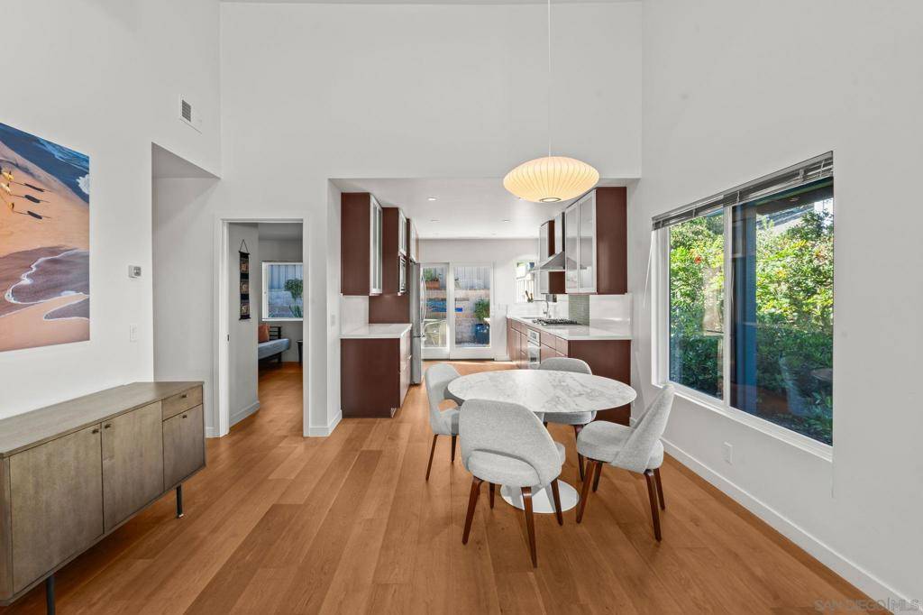 La Jolla, CA 92037,8222 Caminito Modena