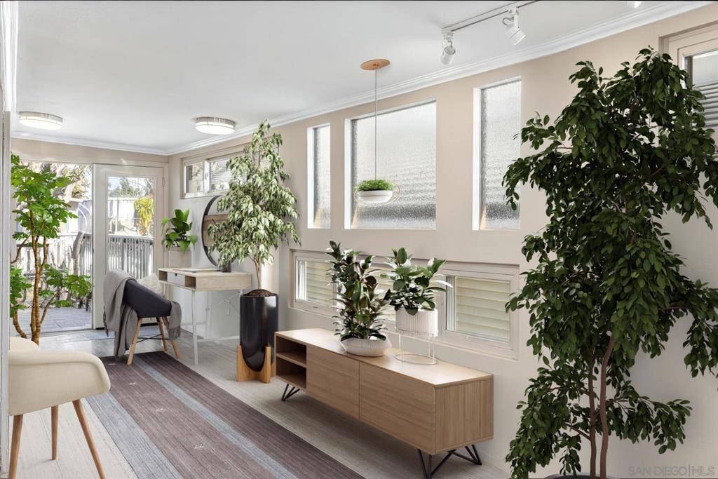 Carlsbad, CA 92011,7232 Santa Barbara Street #318