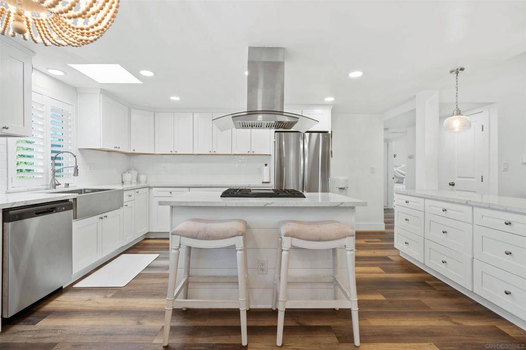 San Diego, CA 92139,2216 Calle Chanate