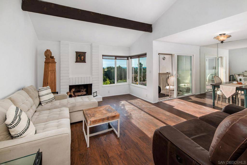 Carlsbad, CA 92011,907 Caminito Estrada #E