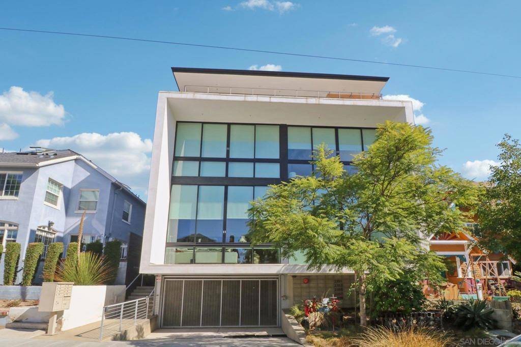 San Diego, CA 92101,2355 Front St
