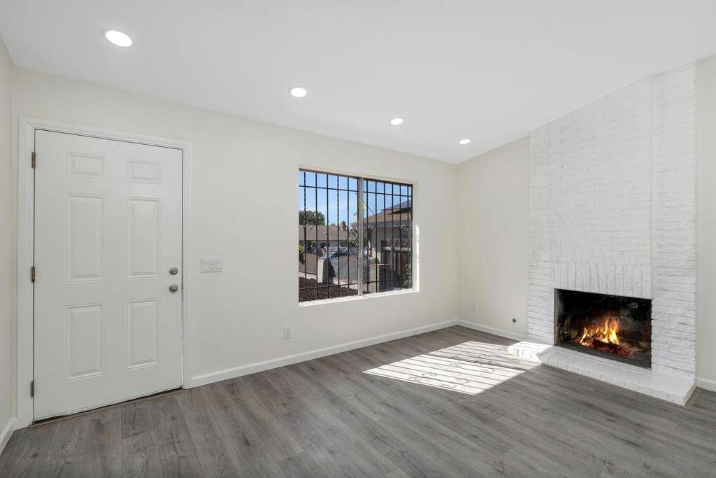 San Diego, CA 92114,6296 Varney Dr