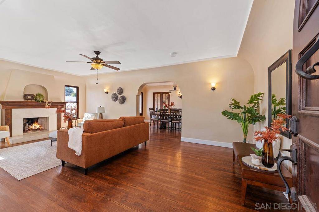 San Diego, CA 92104,2438 33rd Street