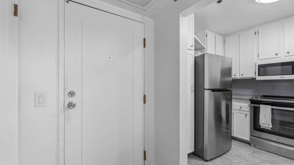 San Diego, CA 92115,5980 Dandridge Ln #215