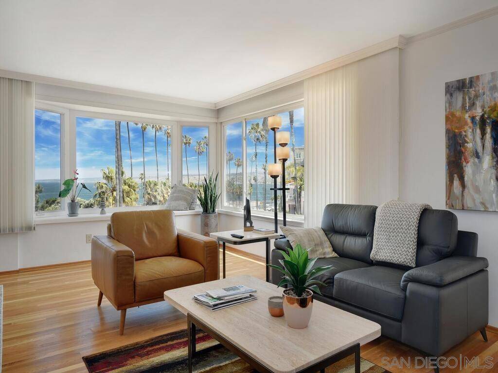 La Jolla, CA 92037,8040 Girard Avenue #6