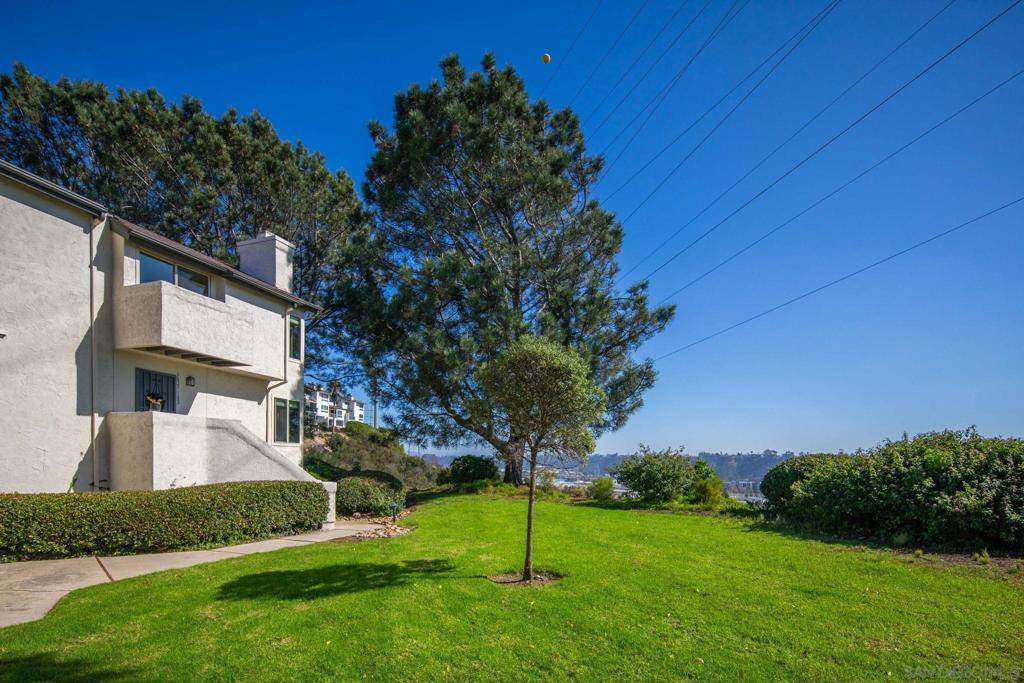 San Diego, CA 92111,6635 Canyon Rim Row #182