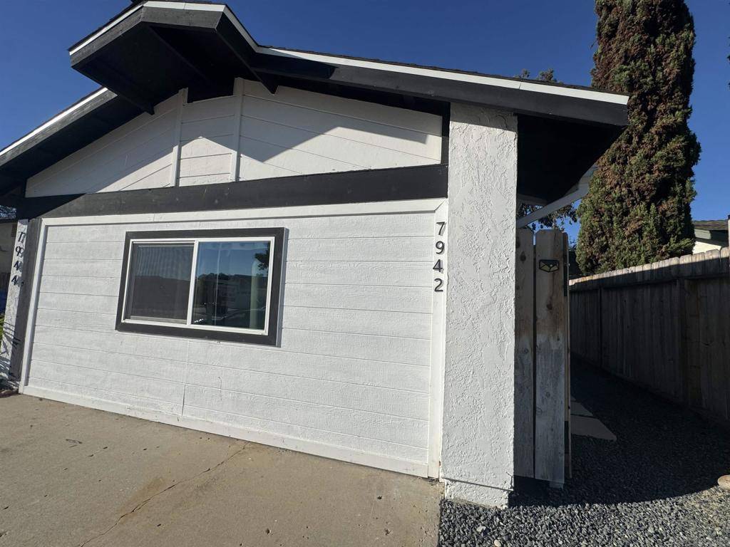 San Diego, CA 92126,7942 & 7944 Calico St