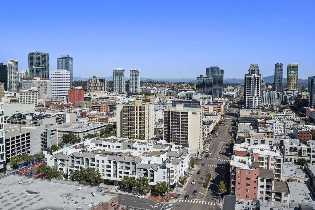 San Diego, CA 92101,555 Front Street #2201