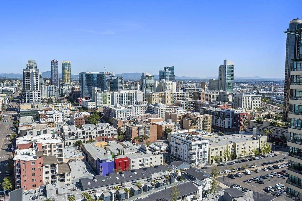 San Diego, CA 92101,555 Front Street #2201