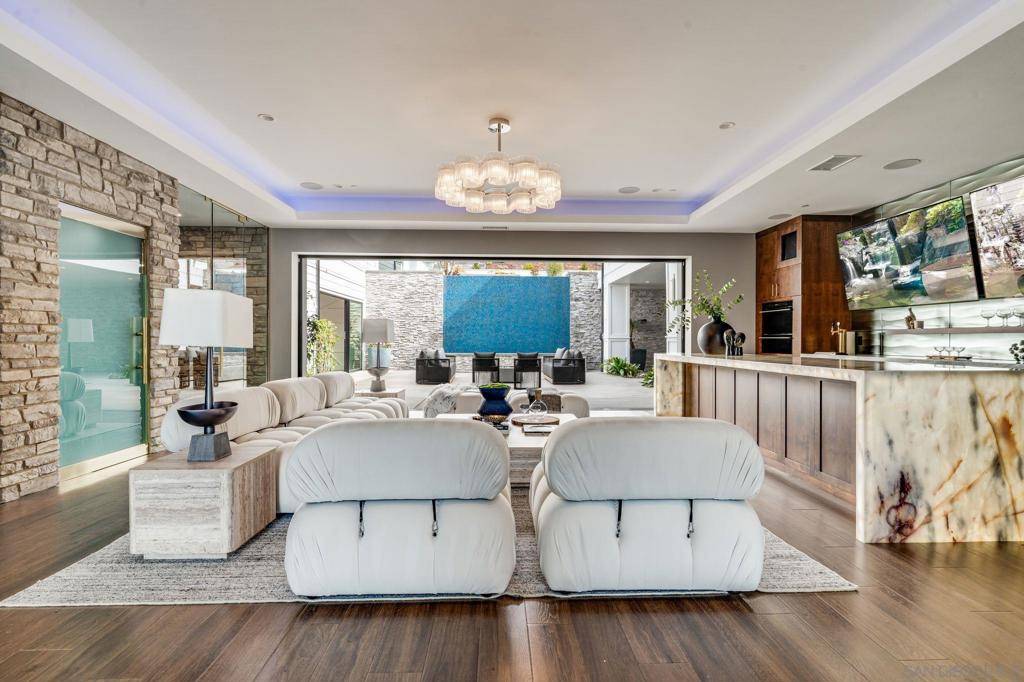 La Jolla, CA 92037,6389 Castejon