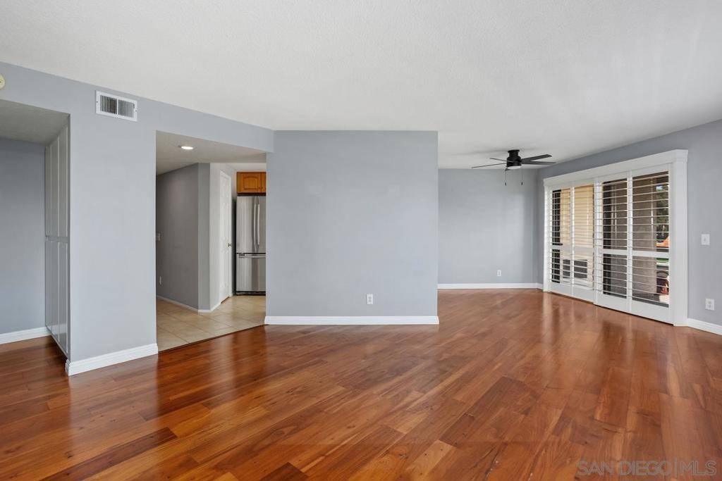 Carlsbad, CA 92009,1914 Swallow Ln