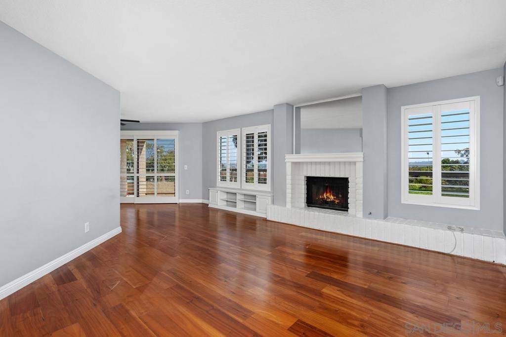 Carlsbad, CA 92009,1914 Swallow Ln