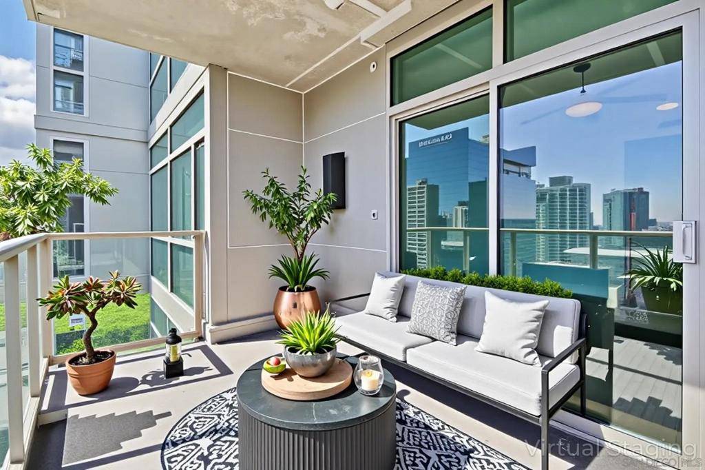 San Diego, CA 92101,800 The Mark Ln #1606