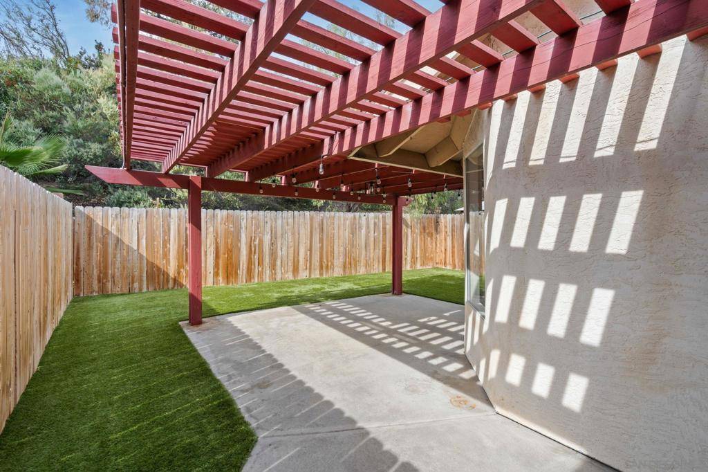 San Diego, CA 92139,1223 Manzana Way