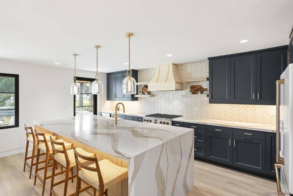 San Diego, CA 92109,952 Pacific Beach Dr