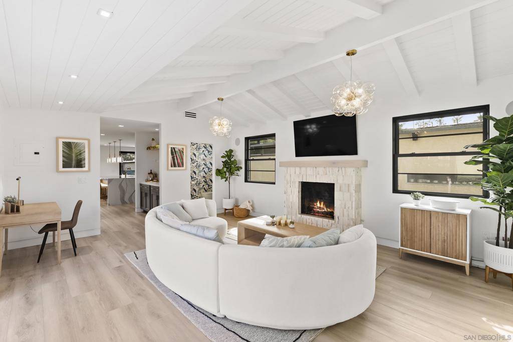 San Diego, CA 92109,952 Pacific Beach Dr