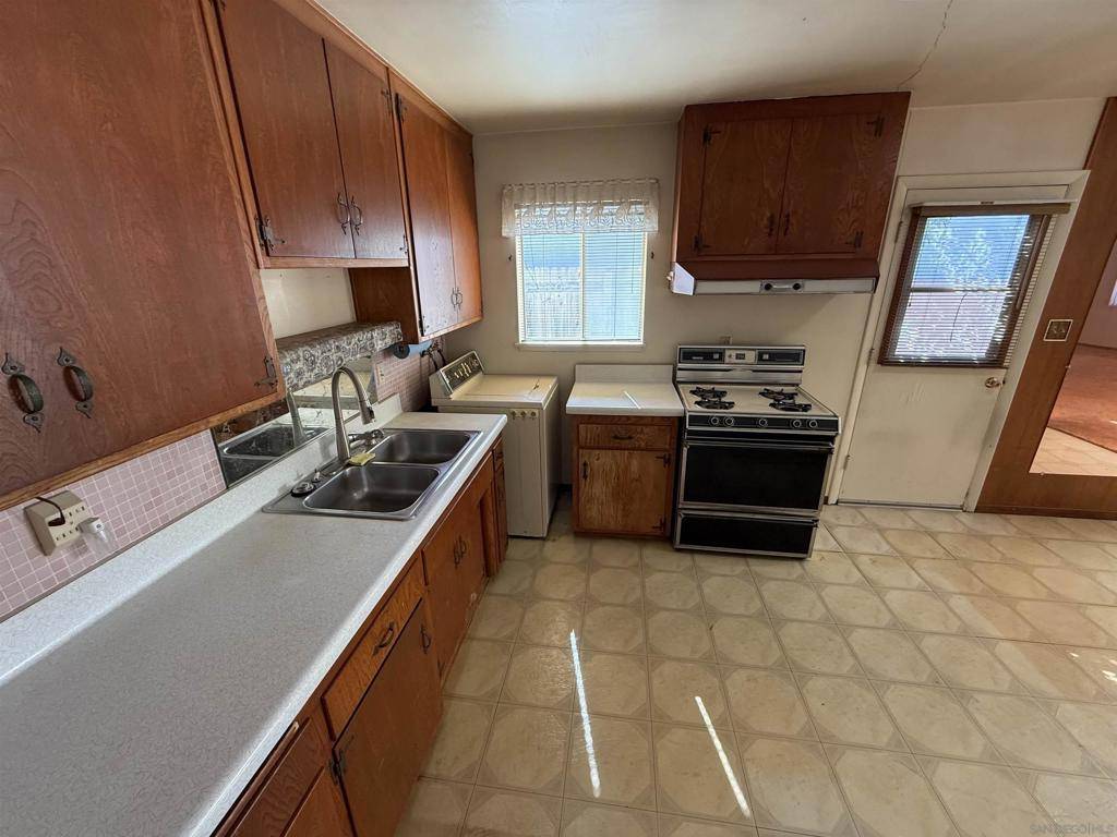 San Diego, CA 92117,5120 Millwood Rd