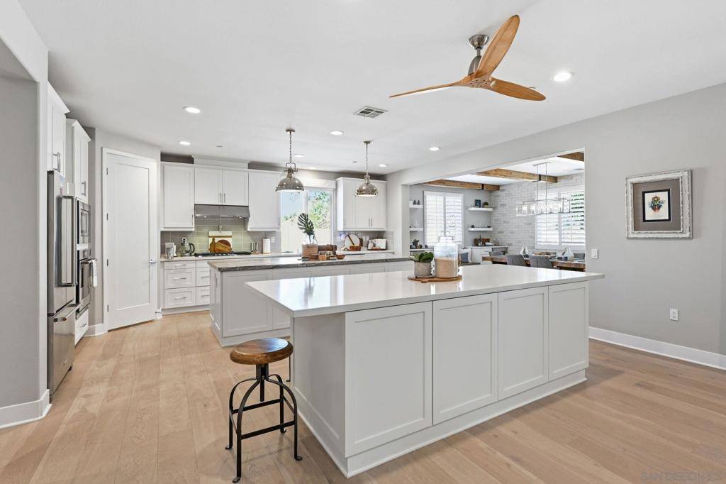 Vista, CA 92081,406 Glin Ct