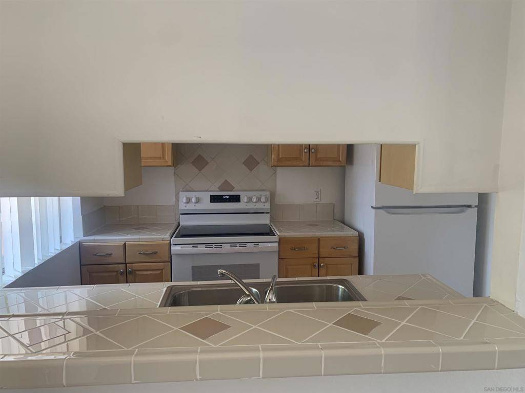 El Cajon, CA 92019,1524 Gustavo St #D