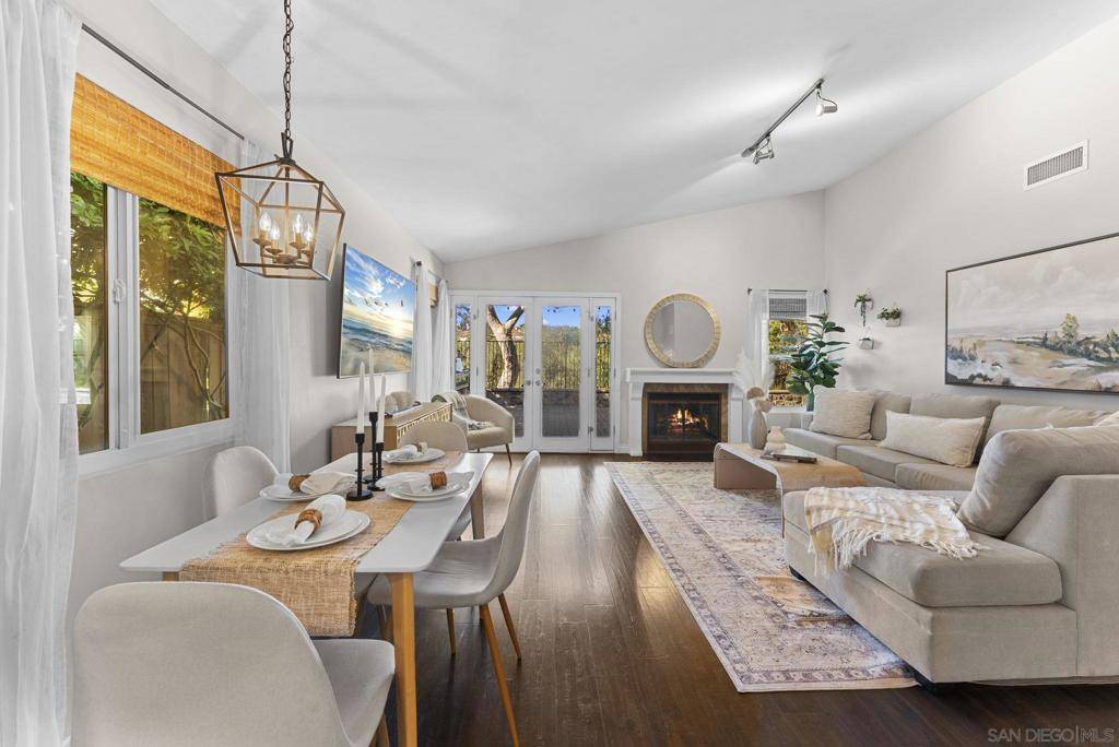 Carlsbad, CA 92009,7941 Calle Madrid