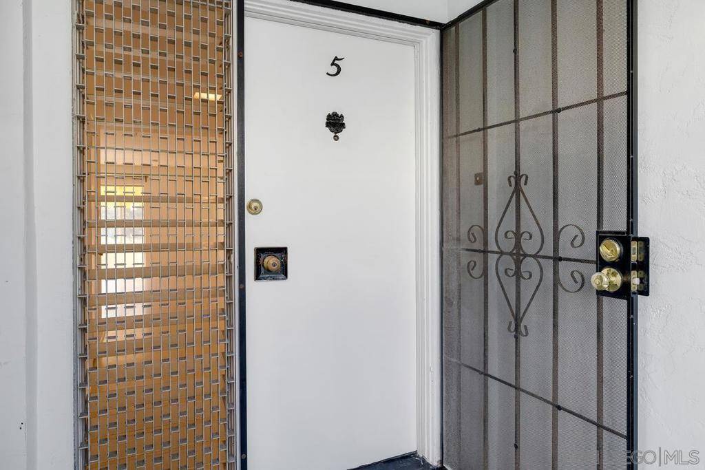 La Jolla, CA 92037,2352 Torrey Pines rd #5