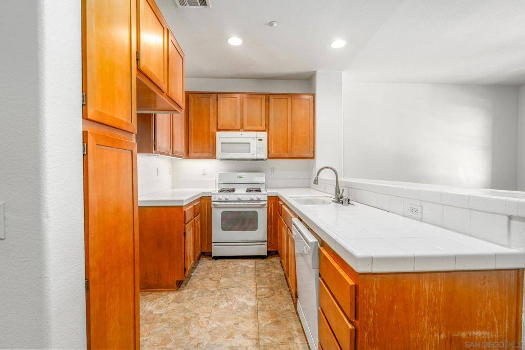 Chula Vista, CA 91915,1648 Sweet Gum Place