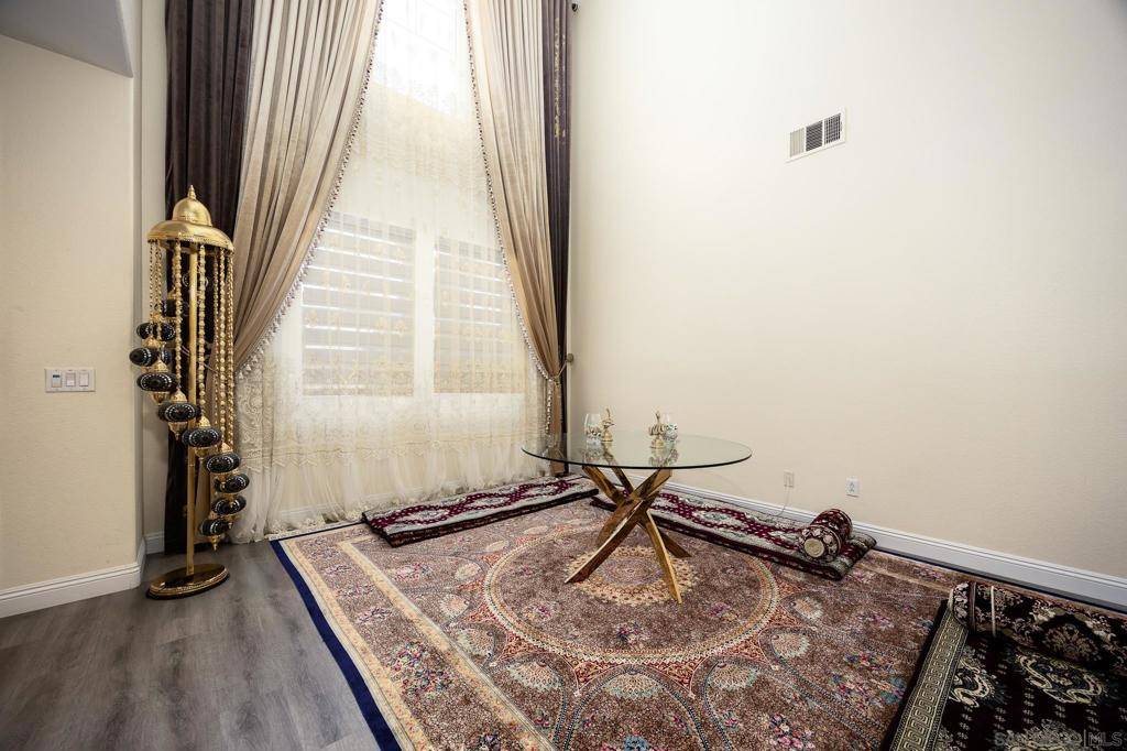 Santee, CA 92071,5120 Sevilla St