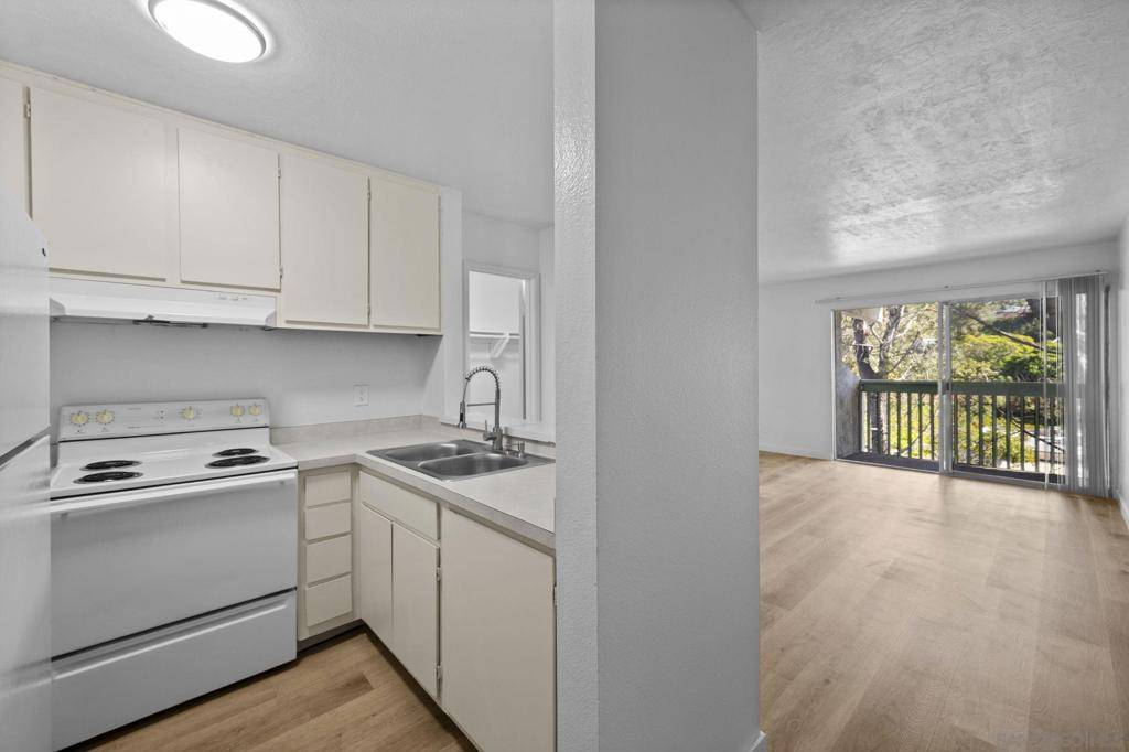 San Diego, CA 92117,4060 Huerfano Ave #225