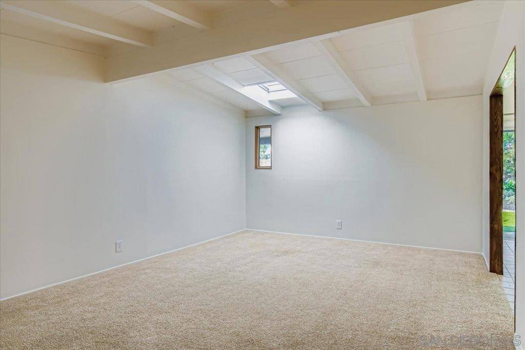 San Diego, CA 92117,4654 Cheshire Street