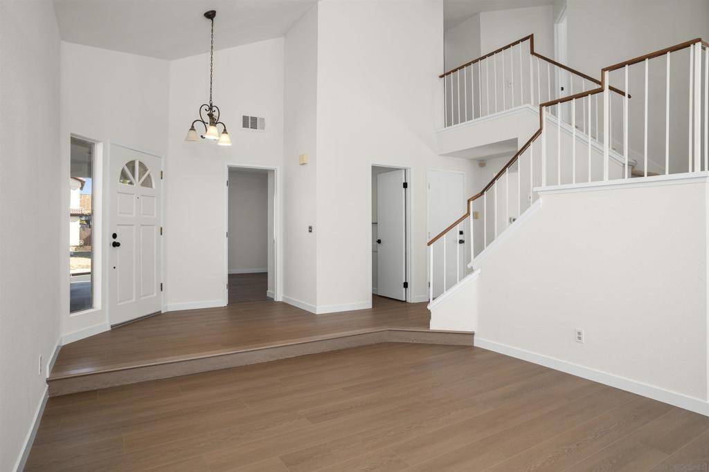 Vista, CA 92084,345 Paseo Marguerita