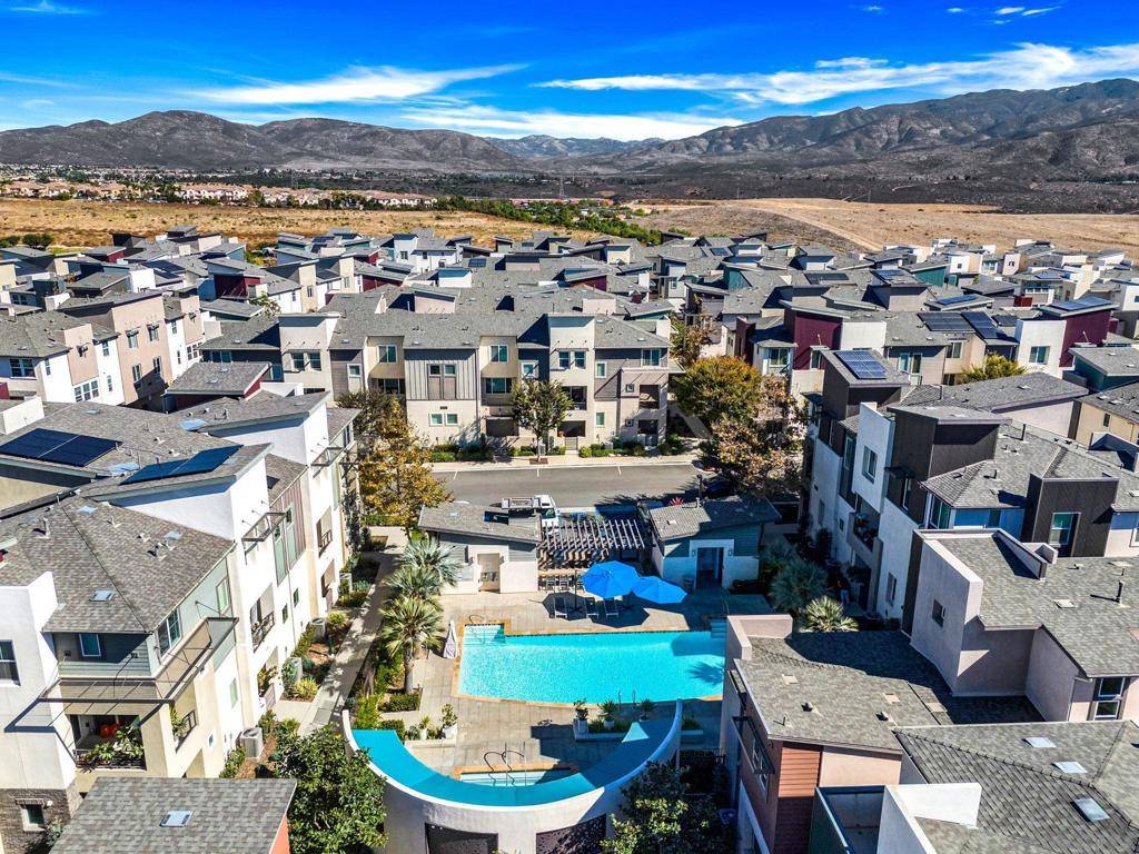 Chula Vista, CA 91915,2275 Element Way #4