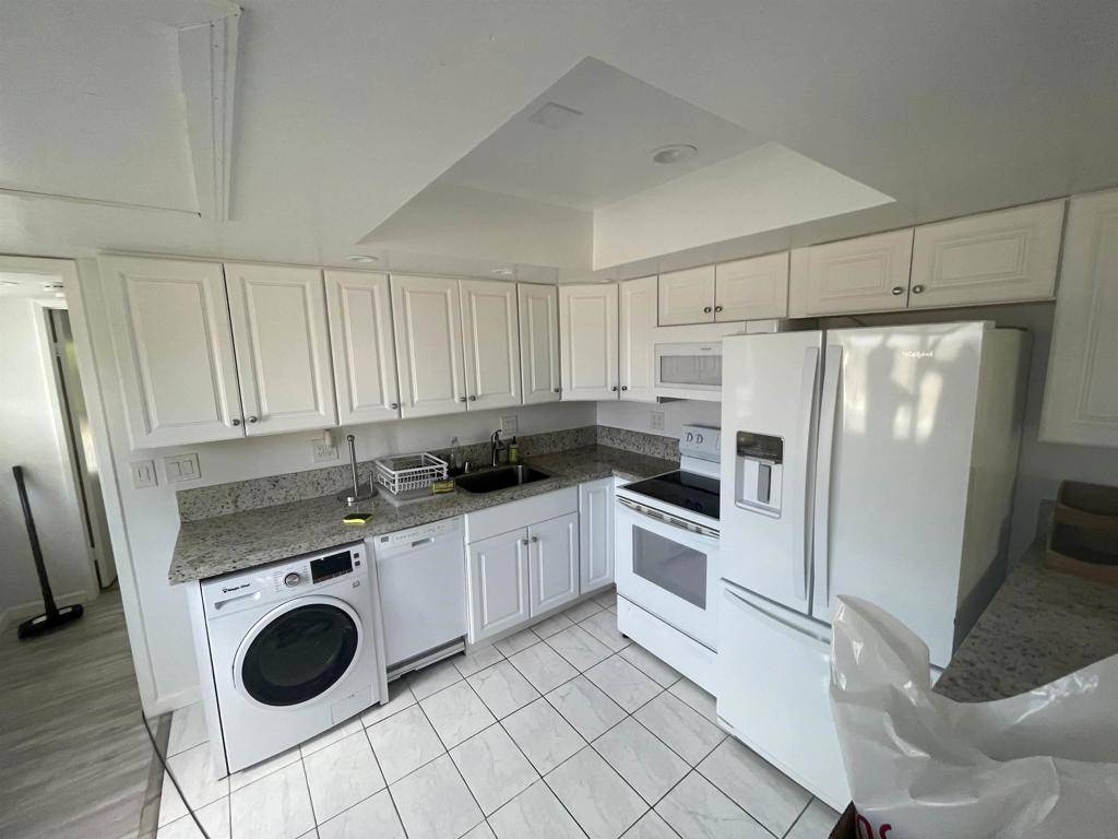 Desert Hot Springs, CA 92240,64281 Spyglass Ave #42