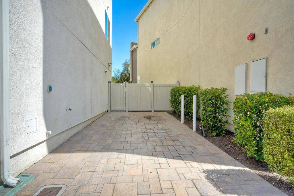 Chula Vista, CA 91915,2056 Callisto Terrace
