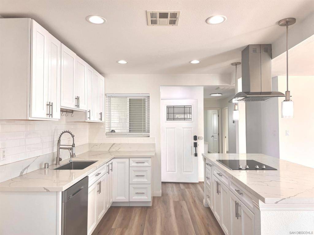 San Diego, CA 92111,4106 Dellwood St