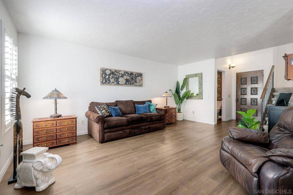 El Cajon, CA 92019,1122 Via Loma Vis