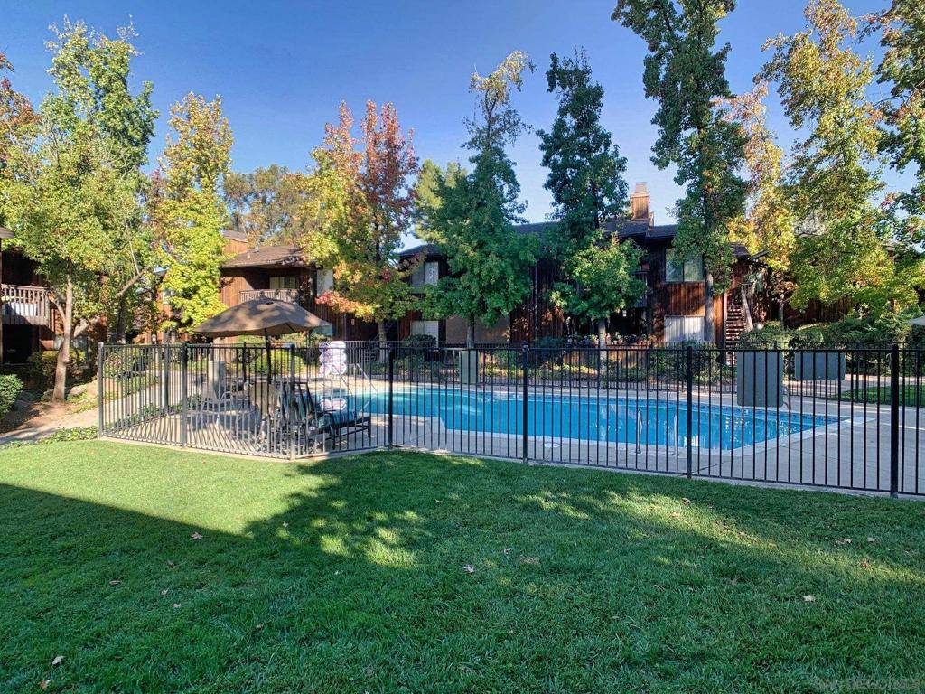 Alpine, CA 91901,2157 Arnold Way #722