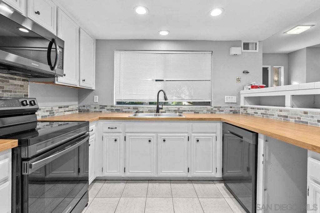 Ramona, CA 92065,23823 Green Haven Ln