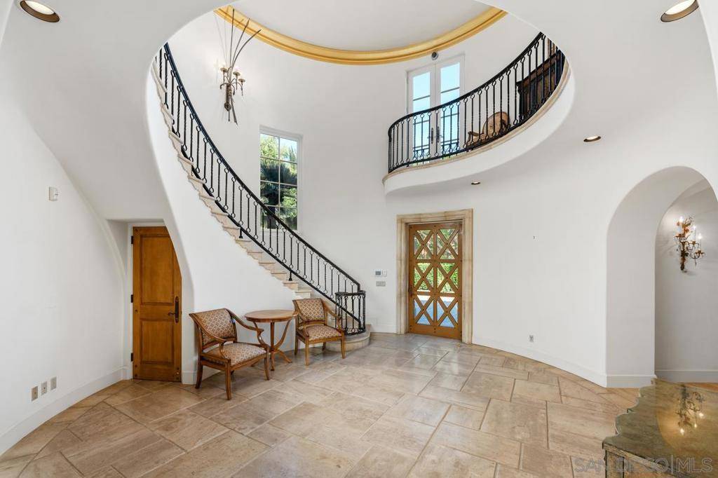 La Jolla, CA 92037,6692 La Jolla Scenic Dr S