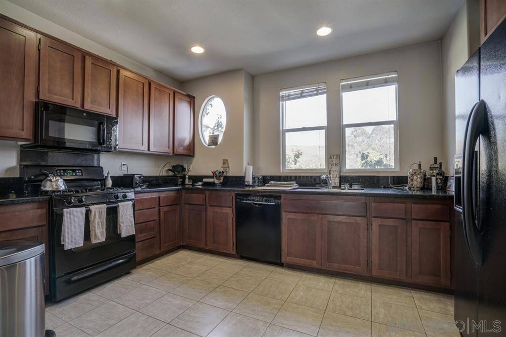 San Marcos, CA 92078,1386 Dandelion Way