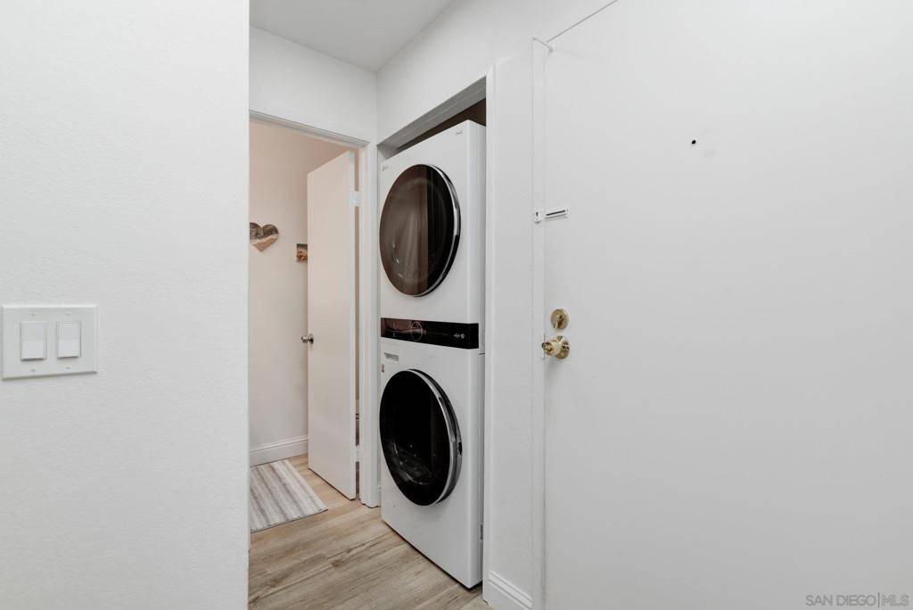 San Diego, CA 92119,6877 Caminito Mundo #25