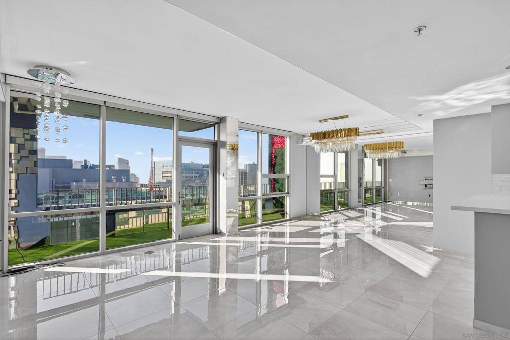 San Diego, CA 92101,321 10Th Ave #2204